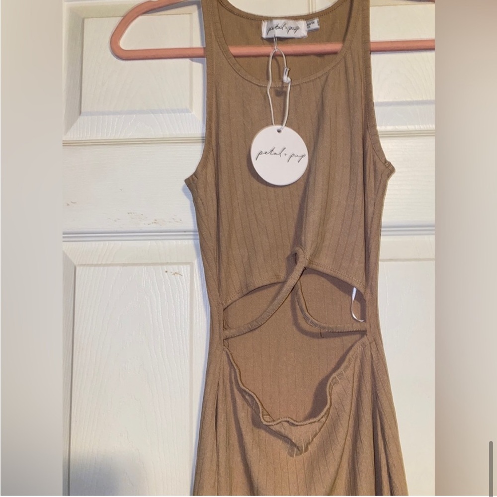 🆕(NWT) PETAL & PUP 🌸High Neck Maxi Bodycon Sundress with Cutouts. Size 2. - Picture 8 of 12